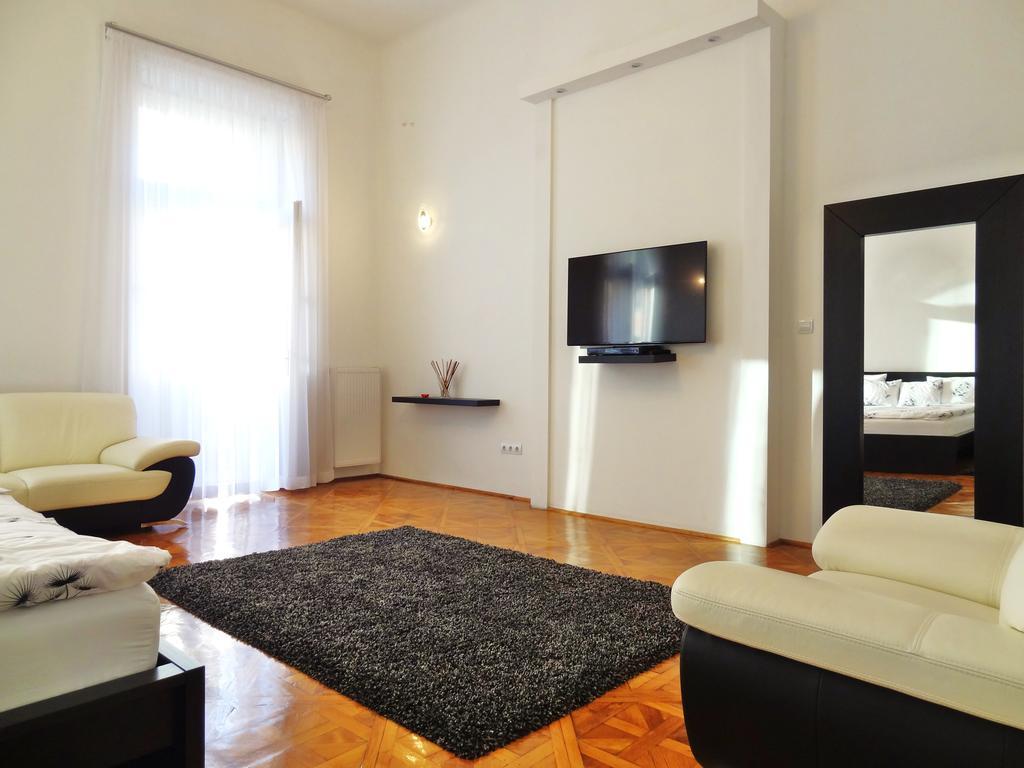 Erzsebet Boulevard Apartment بودابست المظهر الخارجي الصورة
