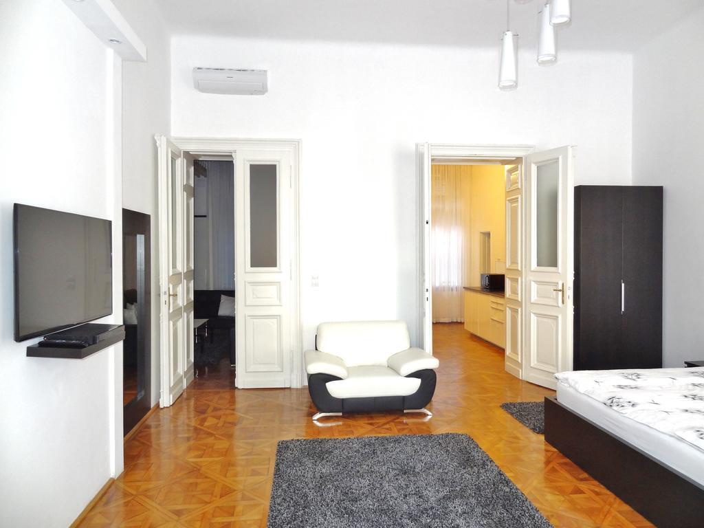 Erzsebet Boulevard Apartment بودابست الغرفة الصورة